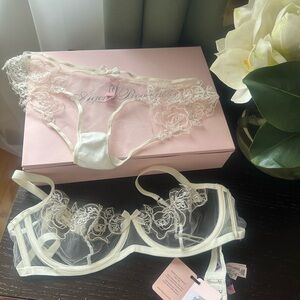 Agent Provocateur Cream Floral Lace Bra NWT with stone embroidery 34 DD